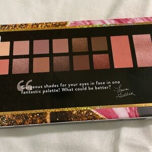 Laura Geller Essentials 12 eye shadows, 1 highlighter, 1 blush